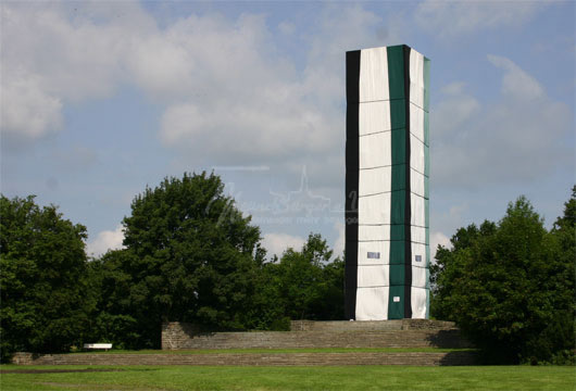 Rohrbühlturm verhüllt